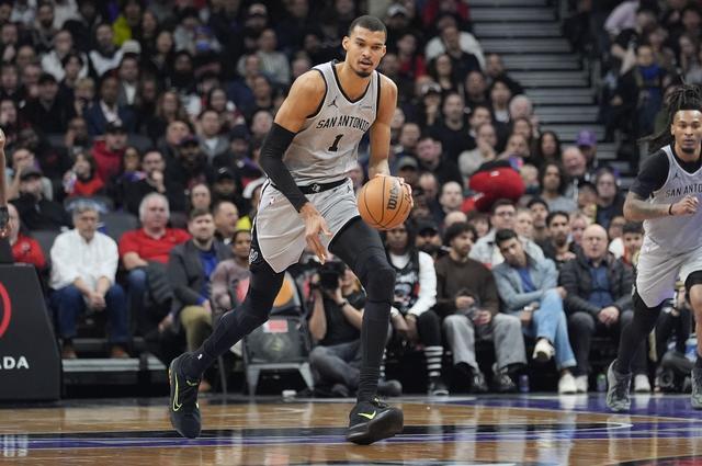 华体会体育集结日金州勇士强势反弹今夜圣安东尼奥马刺备战NBA季后赛，风云突变马德里竞技冲刺阶段再遭质疑直接炸裂的简单介绍